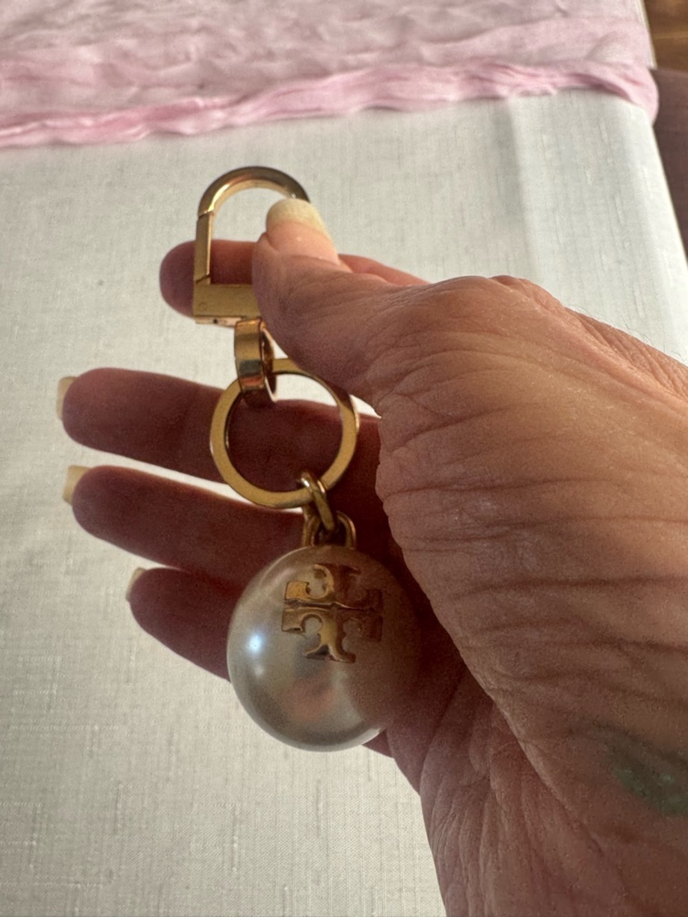 Tory Burch Gold Hardware with Pearl Charm Keyring - Picture 4 of 5